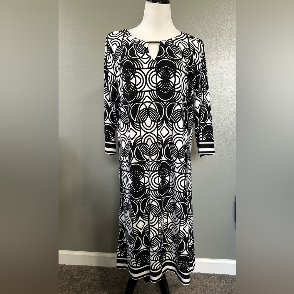 Haani women’s size‎ 1X three-quarter sleeve dress, v-neck, silver accents
